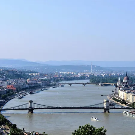 K22 - Kertesz Cozy Retreat - Location By Bqa Lägenhet