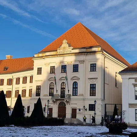 K22 - Kertesz Cozy Retreat - Location By Bqa