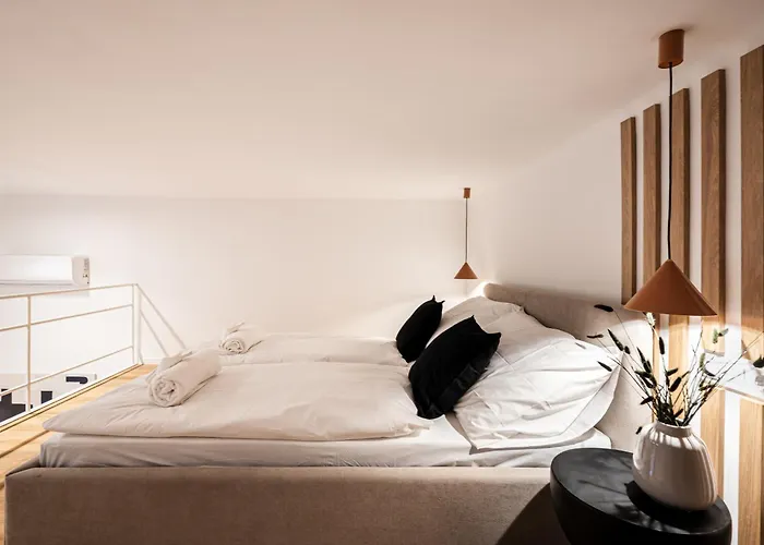 K22 - Kertesz Cozy Retreat - Location By Bqa דירה